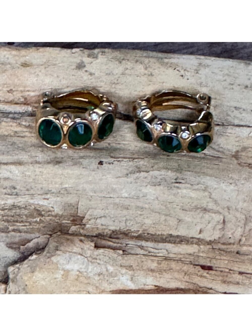 Swarovski Emerald Green Crystal Gold Tone Huggie Hoop Earrings Signed Vintage - Picture 2 of 5